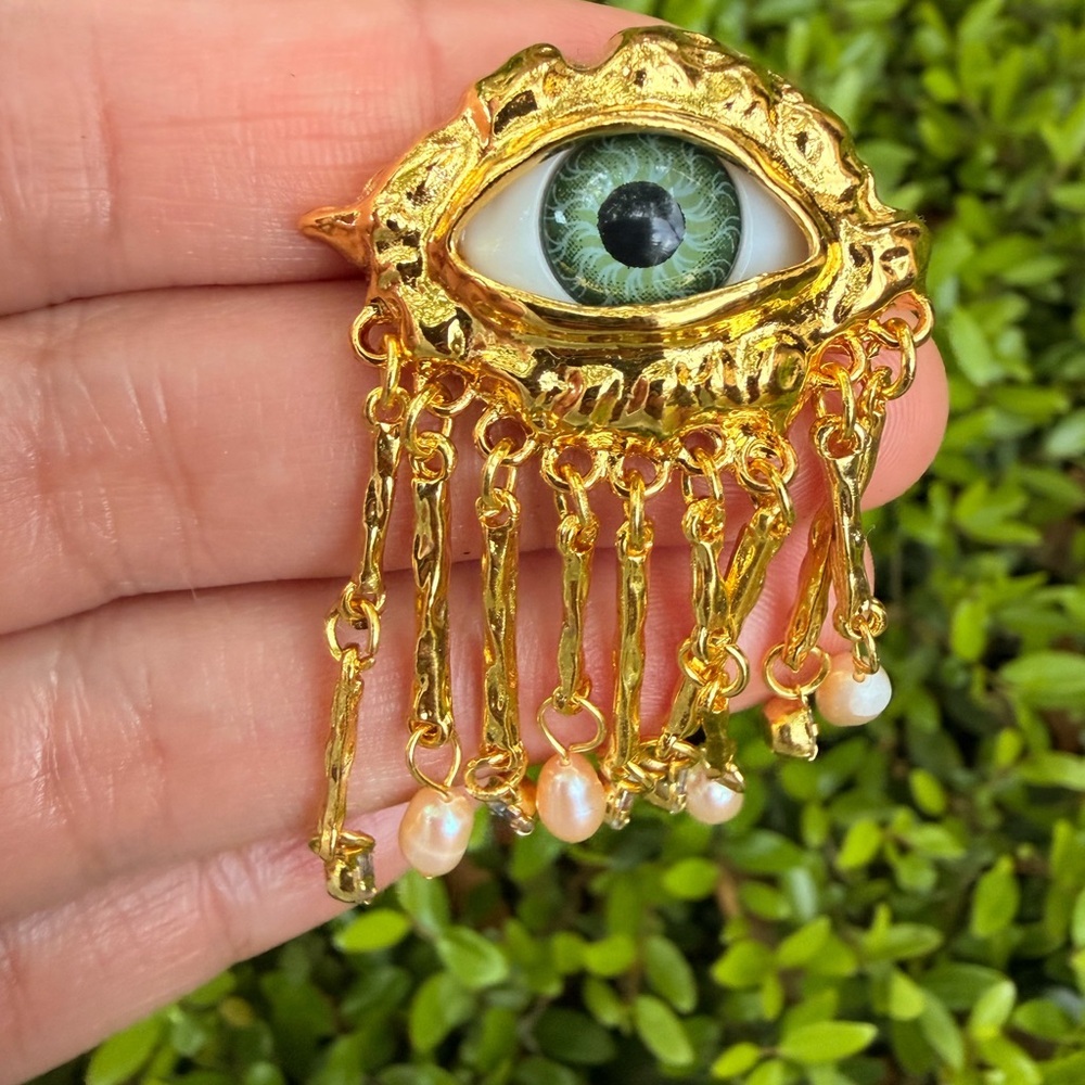 Gold Eye Fringe Pendant with Green Iris and Pearl Drops - Picture 5 of 5